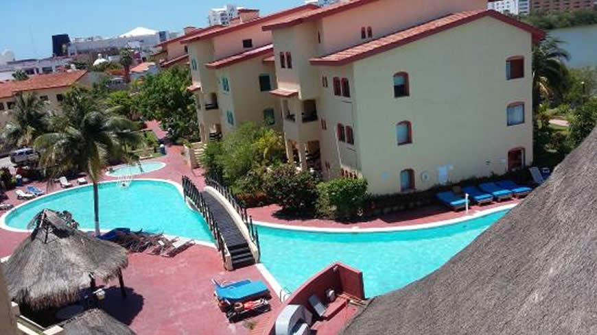 Selina Cancún Laguna Hotel Zone